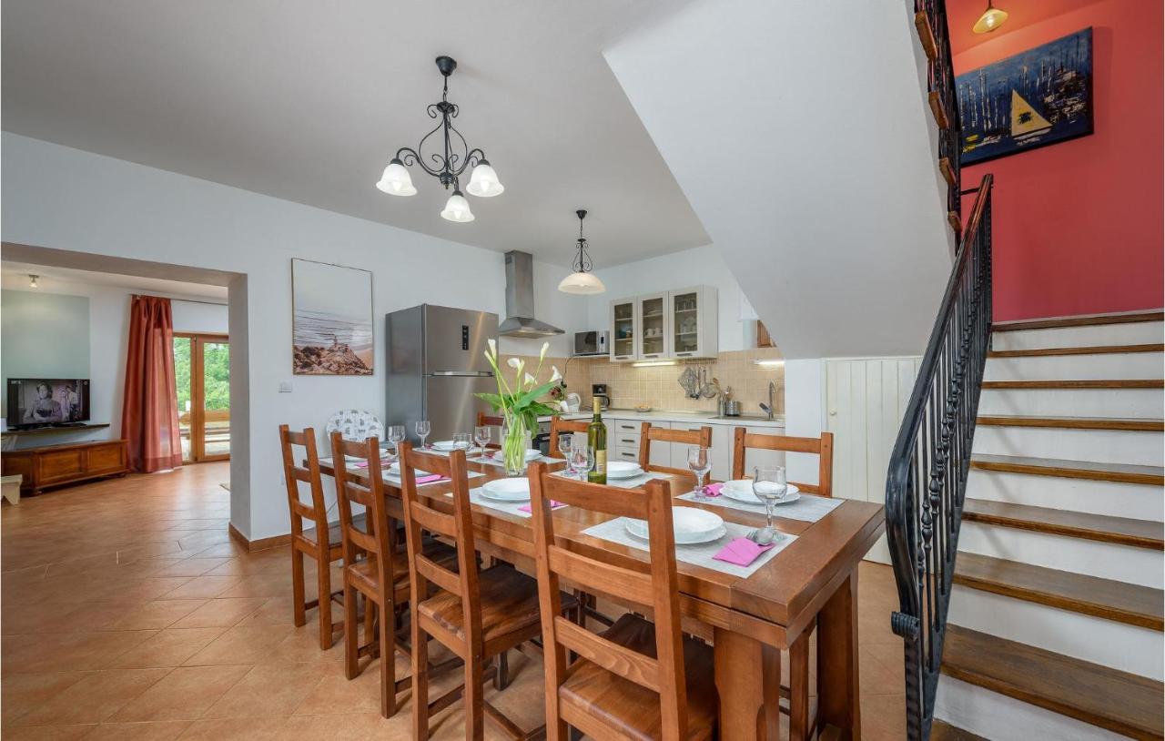Cozy Home In Pamici With Kitchen Екстериор снимка