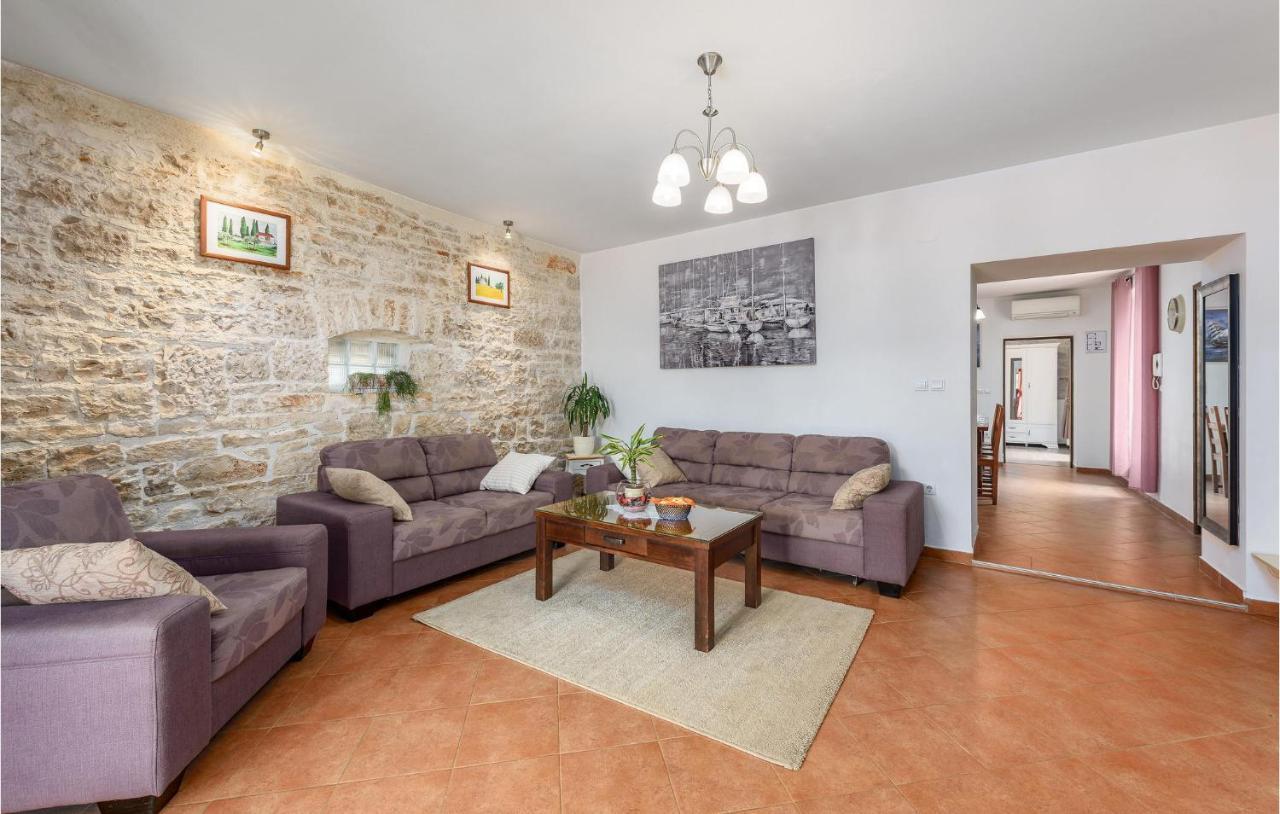 Cozy Home In Pamici With Kitchen Екстериор снимка