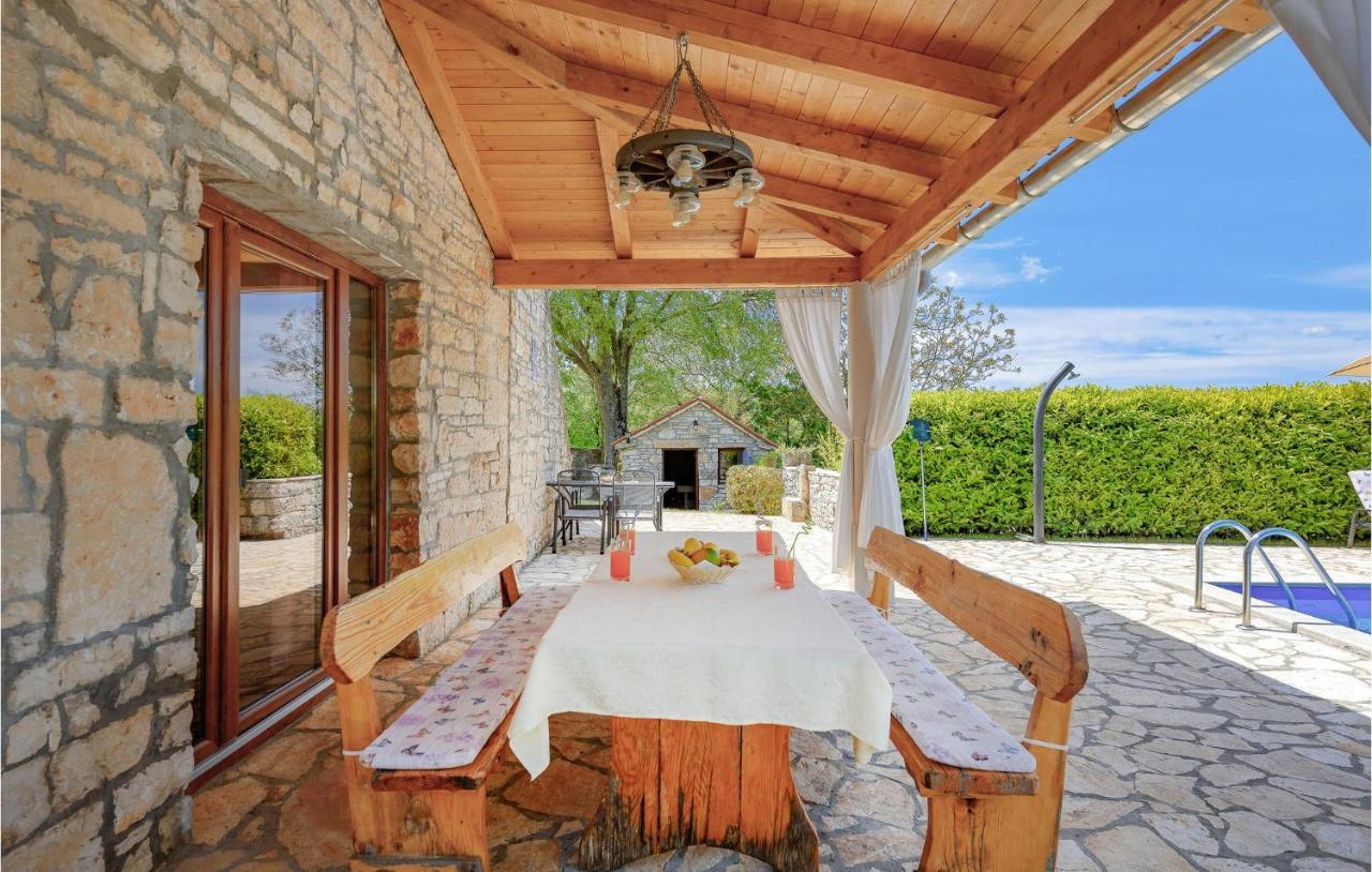 Cozy Home In Pamici With Kitchen Екстериор снимка