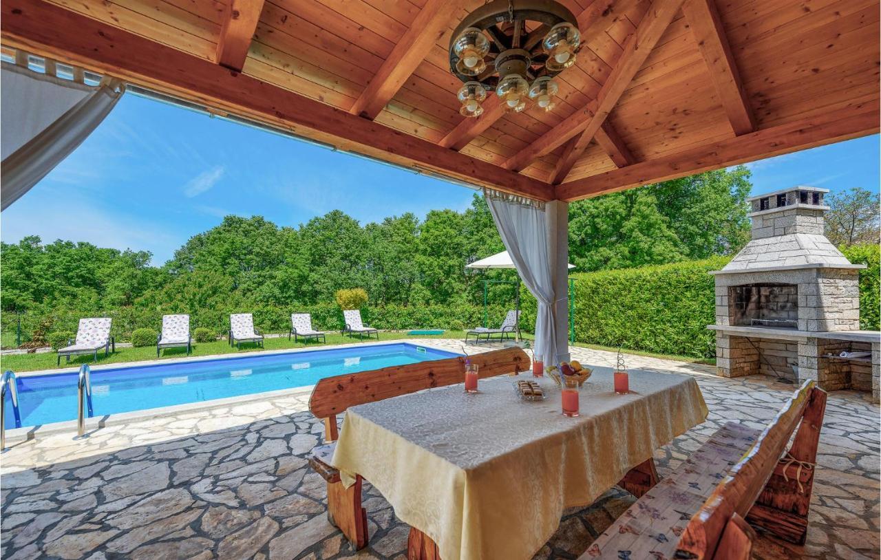 Cozy Home In Pamici With Kitchen Екстериор снимка